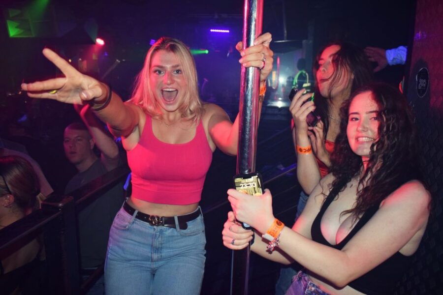 1 Big Night Out Weekend Club Crawl - Good To Know