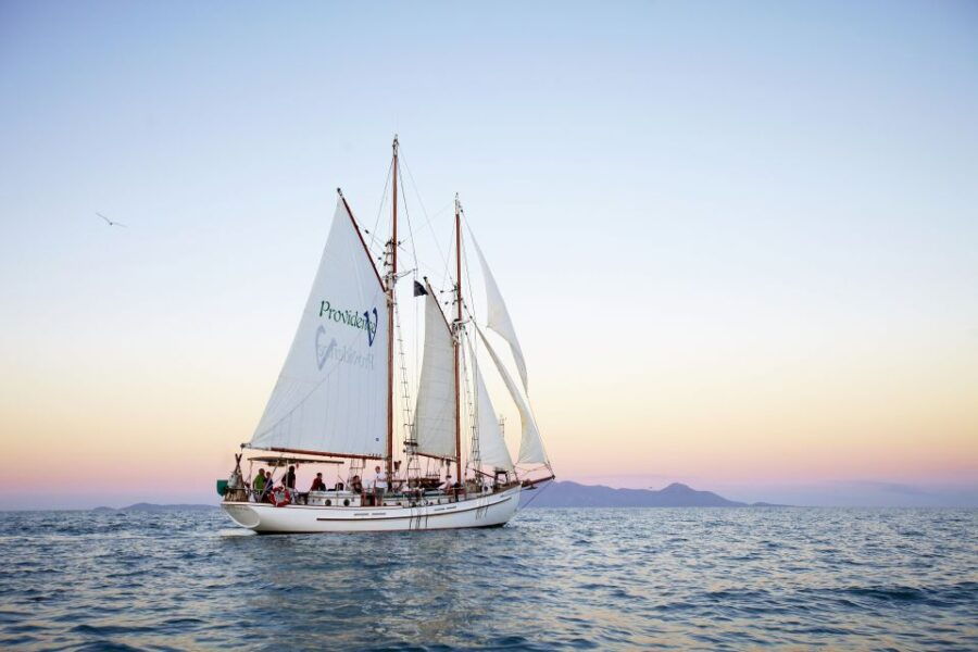 Airlie Beach: Whitsundays Tallship Sunset Sail With Drink