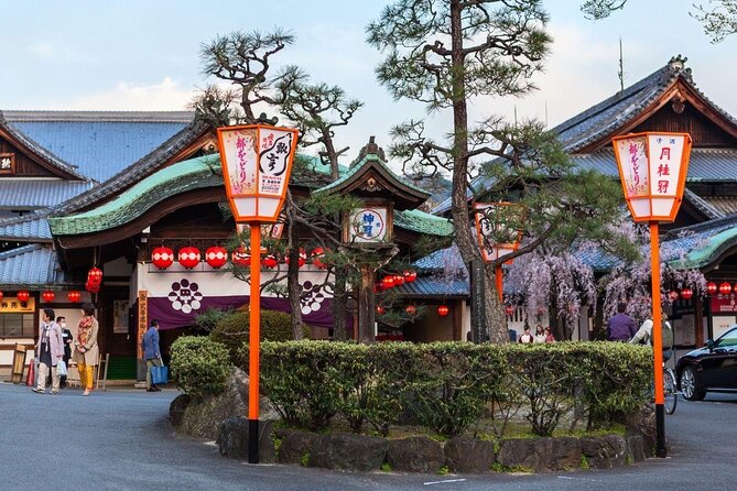 2 Hours Tour in Historic Gion: Geisha Spotting Area Tour - Good To Know