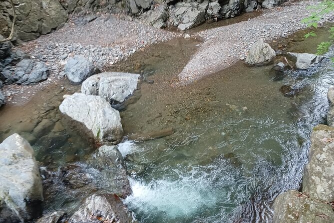 3-Hour Private Tour in Osaka Rapids Hike and Natural Hot Spring