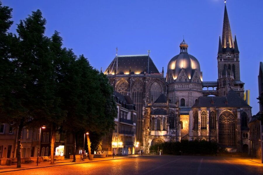 Aachen: Self-Guided Highlights Scavenger Hunt & Tour - Good To Know