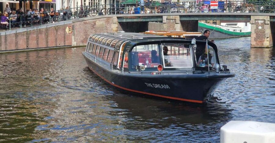 Amsterdam Canal Cruise With Live Guide and Bar on Board - Good To Know