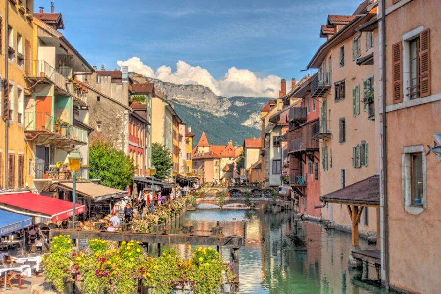 Annecy: City Highlights Self-Guided Scavenger Hunt & Tour - Good To Know