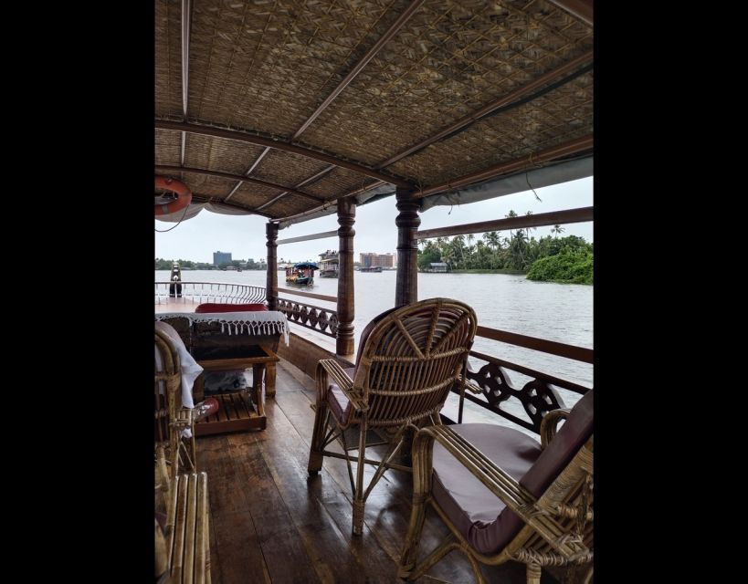 Backwater Cruise, Cloth Weaving, Coir Spinning, Kerala Lunch - Good To Know
