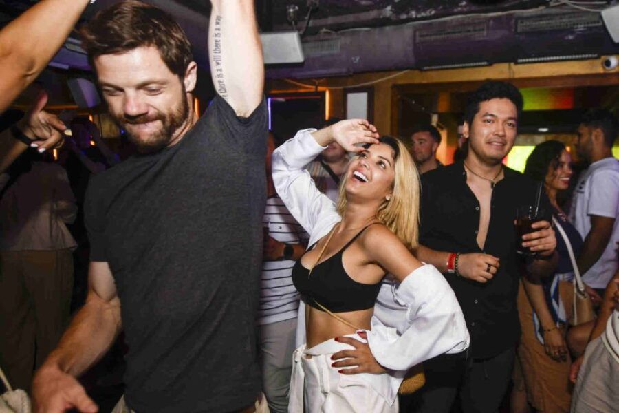 Barcelona: Catalan Nightlife Pub Crawl Tour & VIP Club Entry - Good To Know