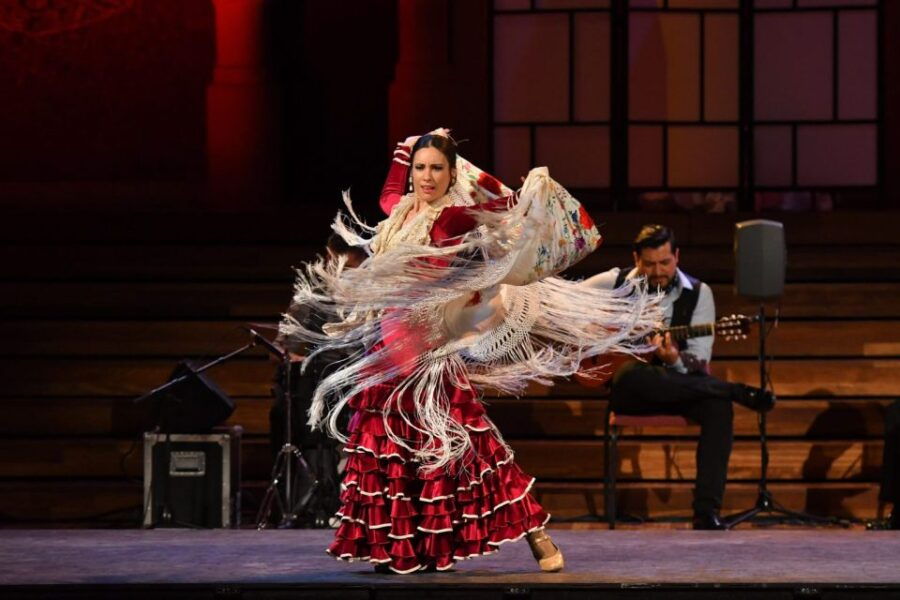 Barcelona: Gran Gala Flamenco Show Entry Ticket - Good To Know
