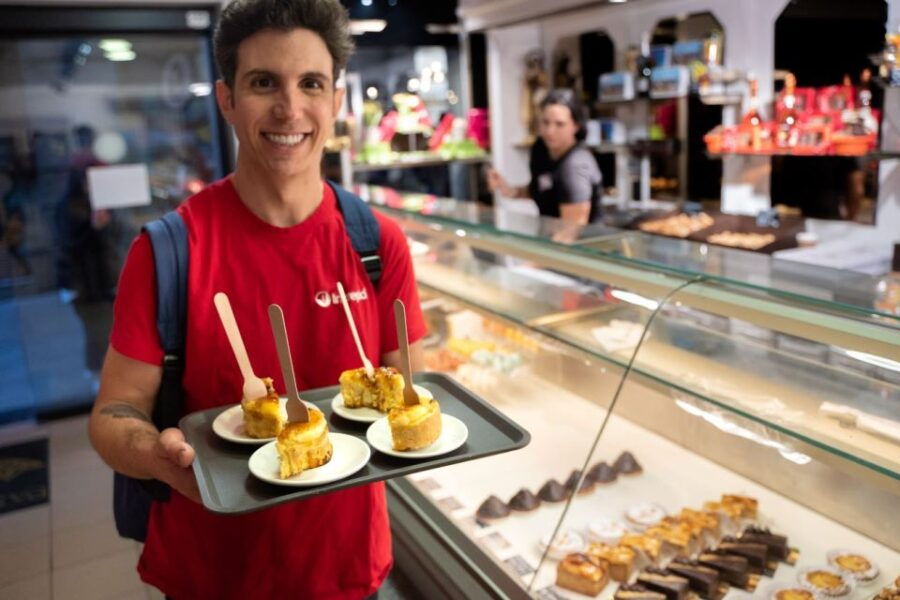 Barcelona: Old Town Evening Tour With Tapas and Drinks