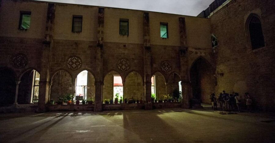 Barcelonas Dark History Night Tour in English - Good To Know