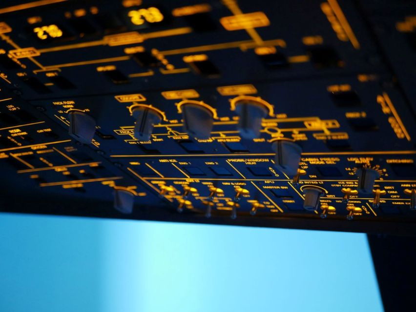 Berlin: 1-Hour Airbus A320 Flight Simulator Private Tour - Good To Know