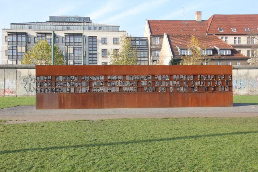 Berlin: Berlin Wall Memorial Self-Guided Audio Tour - Good To Know