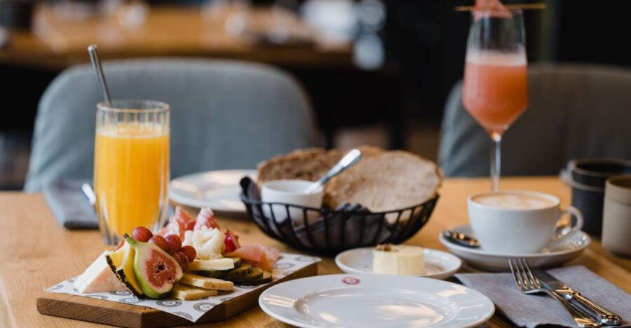 Berlin: Fine Dining Breakfast With Champagne in Schoneberg - Good To Know