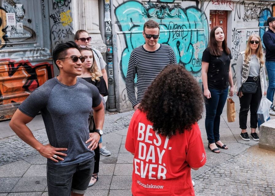 Berlin: Private Kreuzberg Food and Street Art Tour