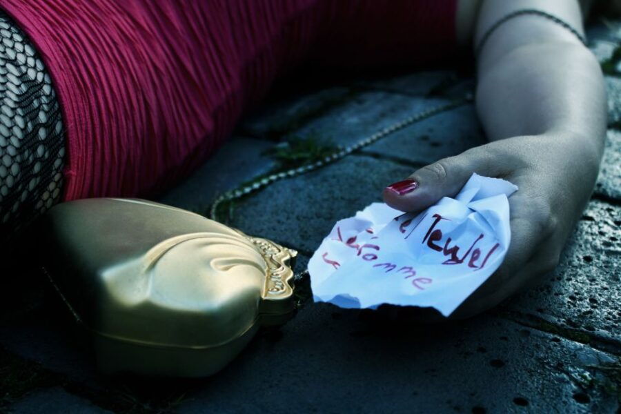 Berlin: Spukgeführte Live-Theater-Tour Auf Deutsch - Good To Know