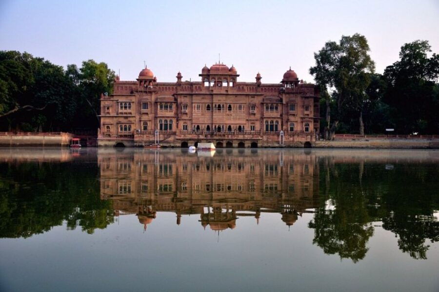 Bikaner Full Day Sightseeing With Junagarh Fort & Temples