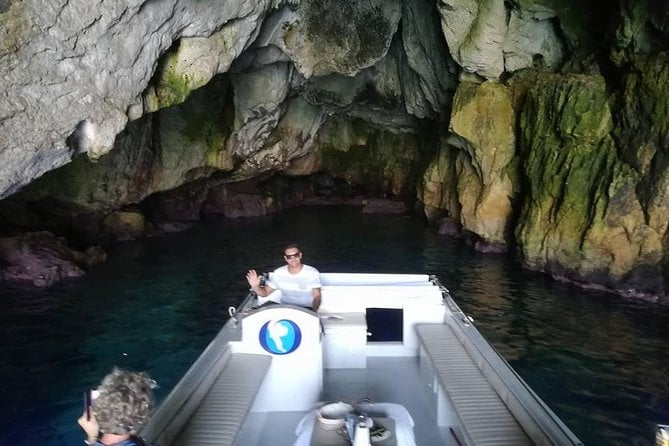 Boat Excursion to the Island of Ortigia and Sea Caves