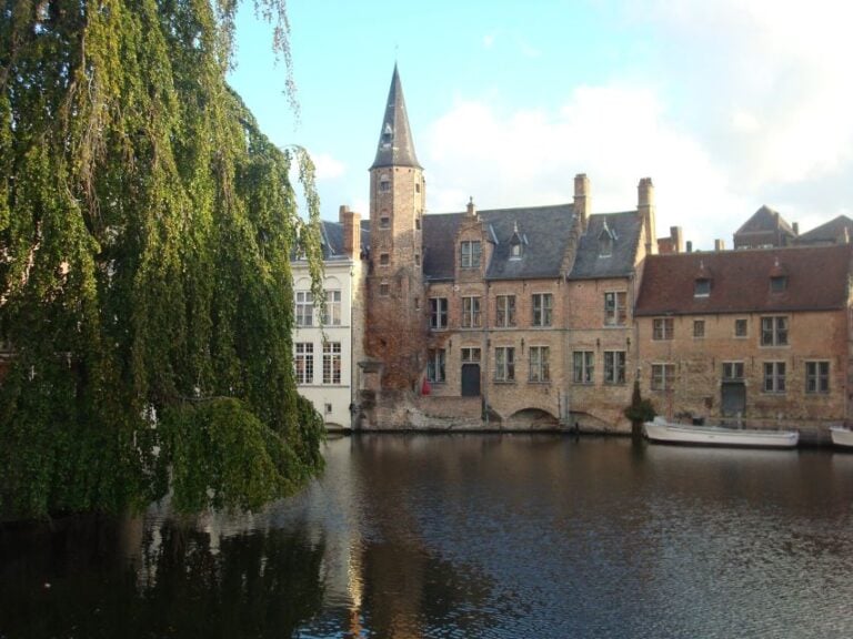 Bruges: 3-Hour Beer and Chocolate Tasting Private Tour