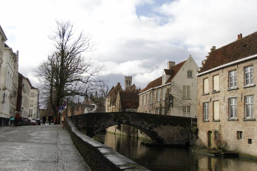 Bruges: Private Interactive Trivia City Tour - Good To Know