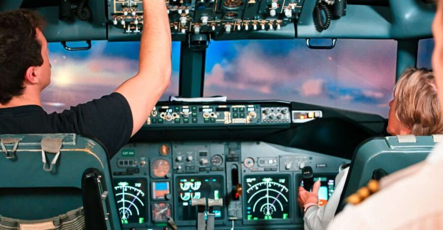 Cologne: Boeing 737 Flight Simulation at the Butz