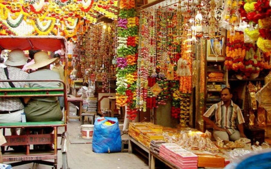 Delhi: Private Half-Day Guided Shopping Tour With Transfer - Good To Know