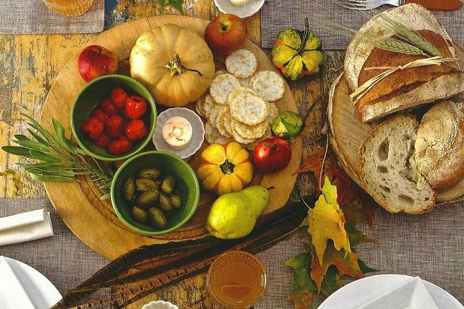 Dine With a Bordeaux Local in a Chartrons / Jardin Public Home
