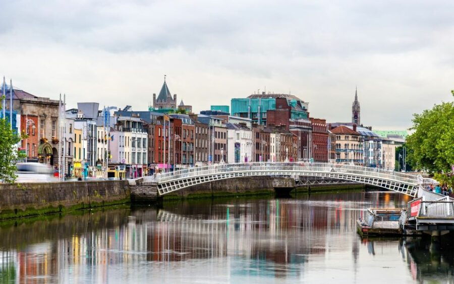 Dublin: Digital City Tour With Over 100 Sights To See - Good To Know