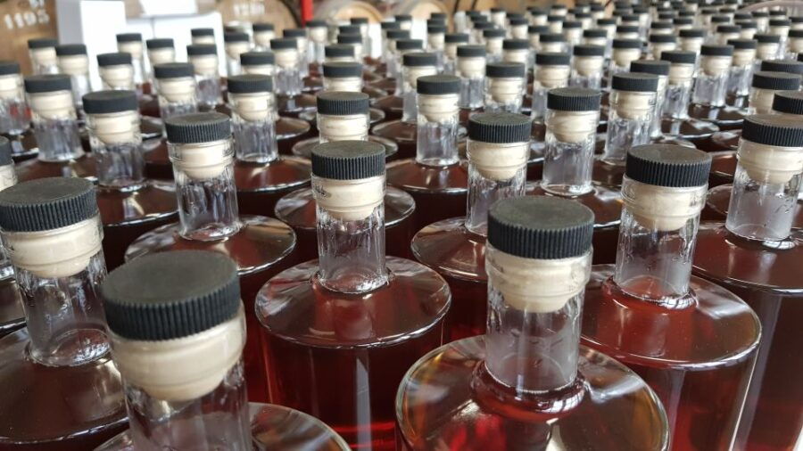 Eindhoven: Bottle Distillery Tour and Tasting Experience