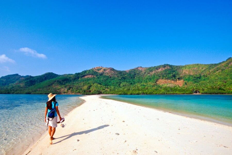 El Nido: Island Hopping Tour B Includes Cudognong Cave and More.