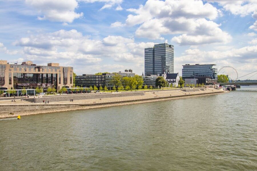 Express Walk of Cologne With a Local