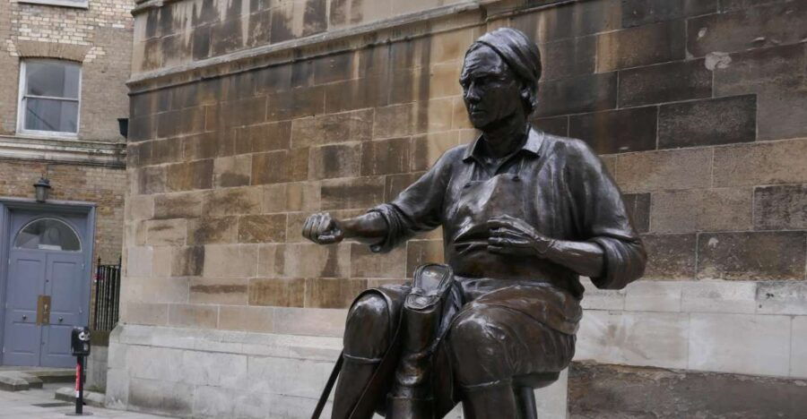 Fashion in the City - City of London Walking Tour - Good To Know