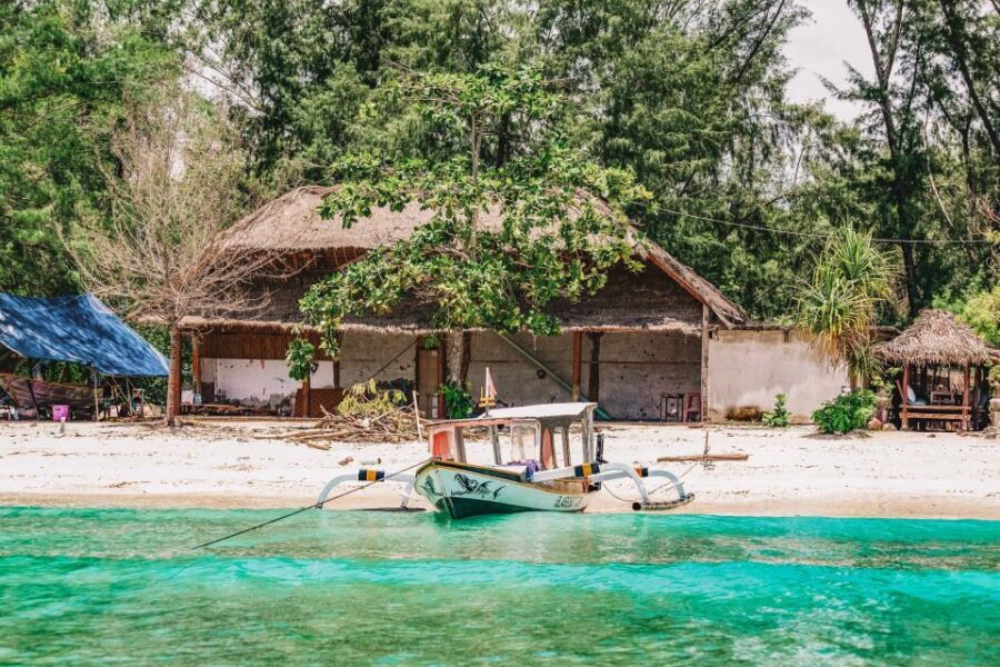 From Lombok: Private Gili Islands Trip W. Glass-Bottom Boat