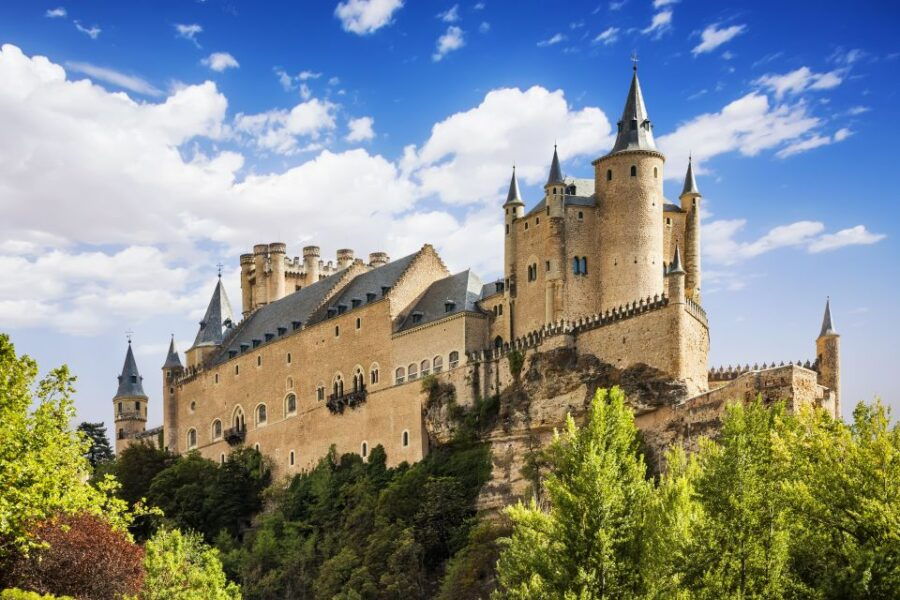 From Madrid: Segovia Guided Tour With Monument Admission - Good To Know