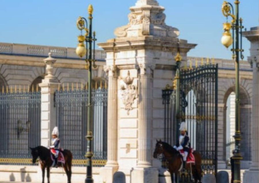 Guided Tour of the Royal Palace and Almudena Cathedral - Good To Know