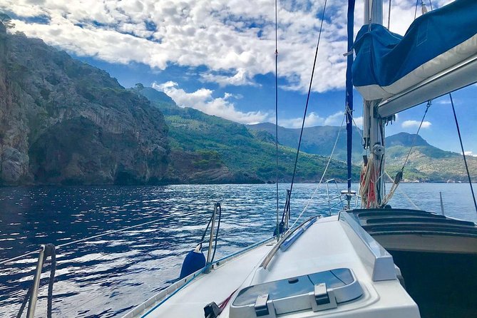 Half Day Sailing Excursion Along the Coast