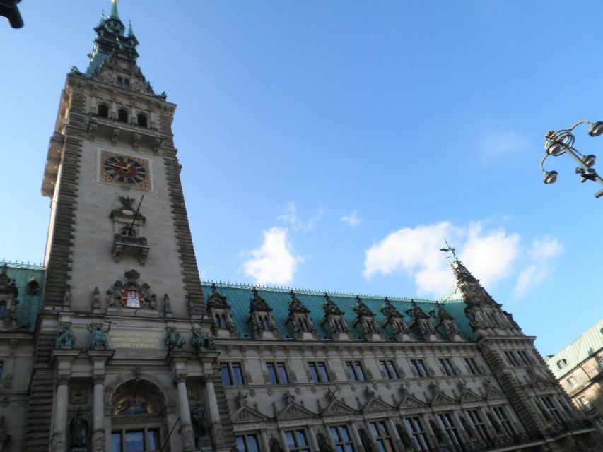 Hamburg: Exclusive Tour by Limousine With Chauffeur