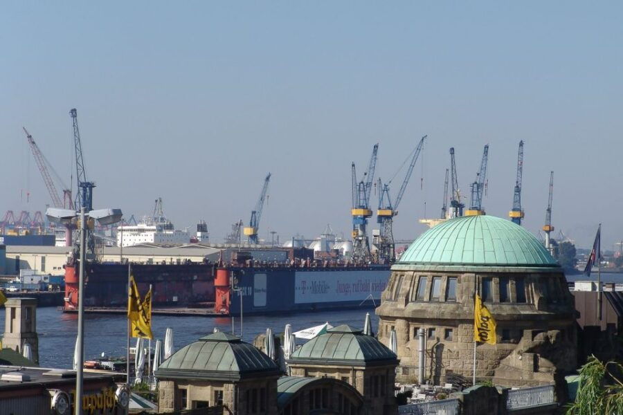 Hamburg: Private 2-Hour Guided Tour in Your Own Bus - Good To Know