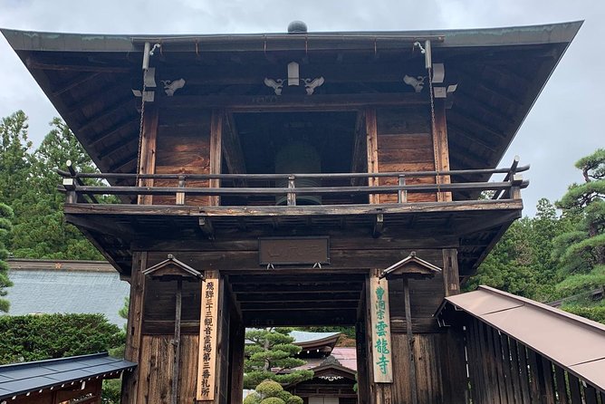 Higashiyama Walking Course in Takayama City Guide (About 70 Min)