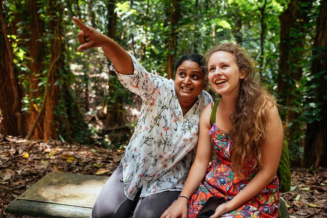 Highlights & Hidden Gems With Locals: Best of Kandy Private Tour