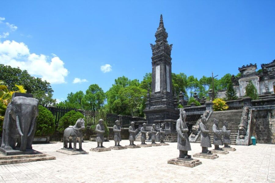 Hue: Royal Tombs and Thien Mu Pagoda Private Guided Tour - Good To Know