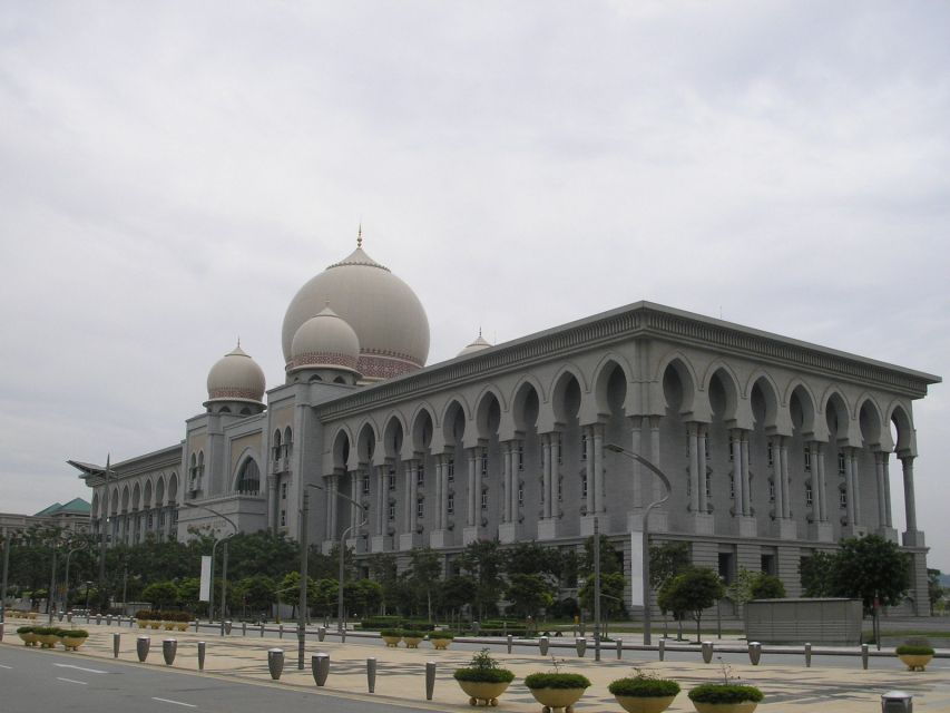 Kuala Lumpur: Putrajaya Tour With Traditional Boat Cruise - Good To Know