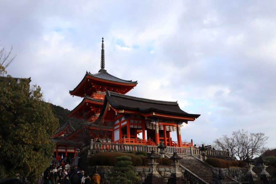 Kyoto: Fushimi Inari Shrine and Kiyomizu-dera (Spanish Guide) - Good To Know