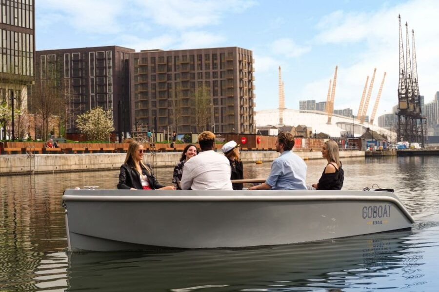 London: Goboat Rental in Canary Wharf With London Docklands - Good To Know