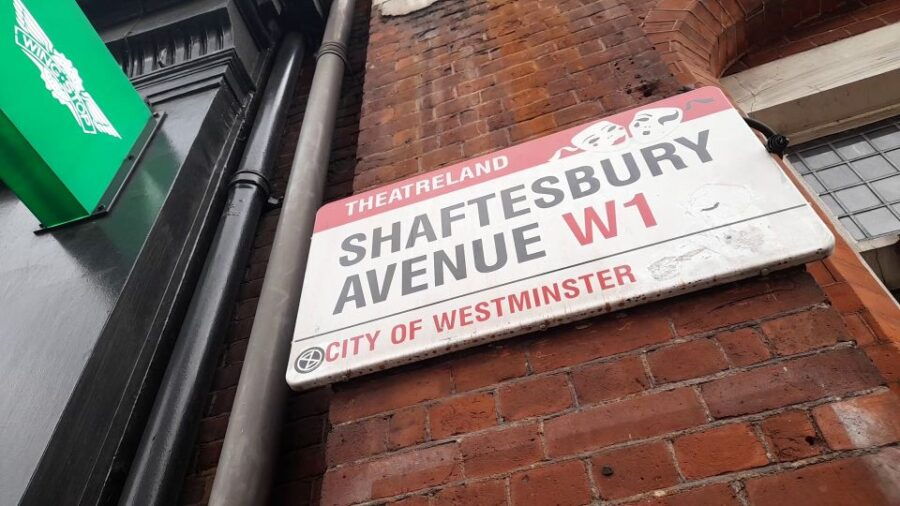 London: Iconic Theatres Walking Tour - Good To Know