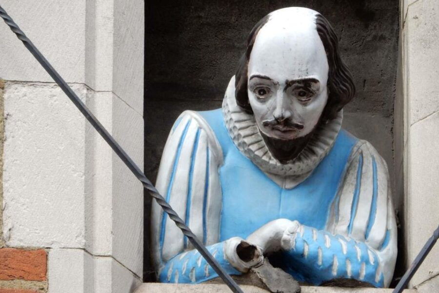 London-Soho: Quirky Self-Guided Smartphone Heritage Walks - Good To Know