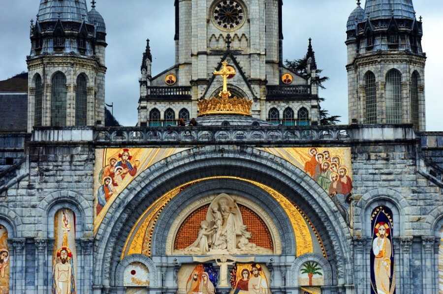 Lourdes: Private Guided Tour in the Sanctuary - Good To Know