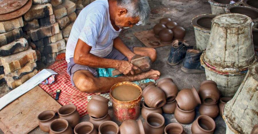 Mumbai: Dharavi Slum, DhobiGhat, Dabbawalla & India Gateway - Good To Know