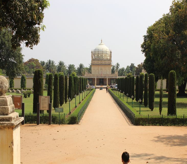 Mysore: 2-Day Palace and Gardens Tour From Bangalore
