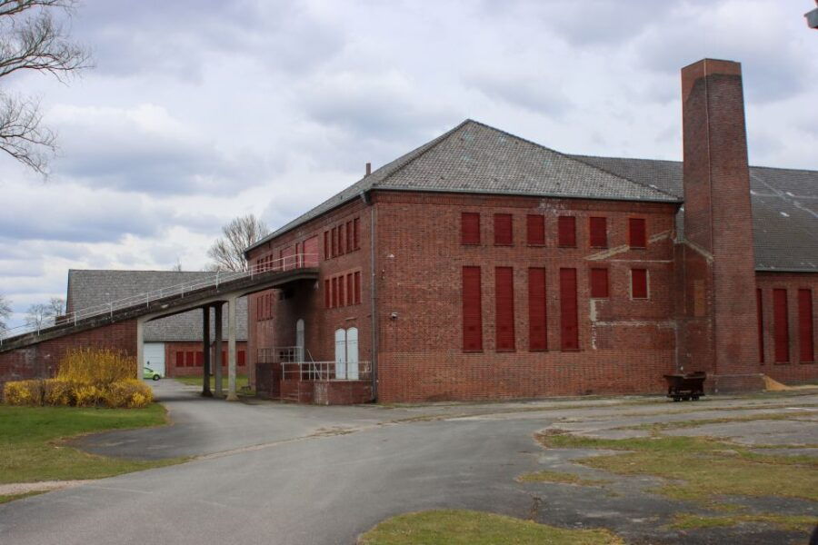 Neuengamme Concentration Camp Memorial: Guided Private Tour - Good To Know