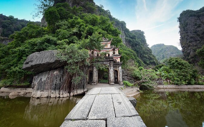 Ninh Binh Full-Day Trip, Hoa Lu-Trang An-Mua Cave Via Bike & Boat, Limousine Bus