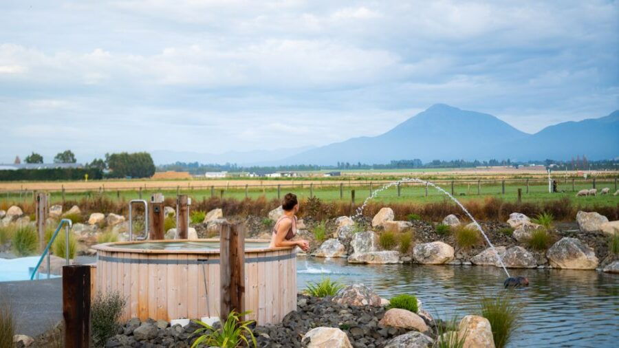 ŌPuke Thermal Pools: Adults-Only Entry With Swim up Bar - Good To Know