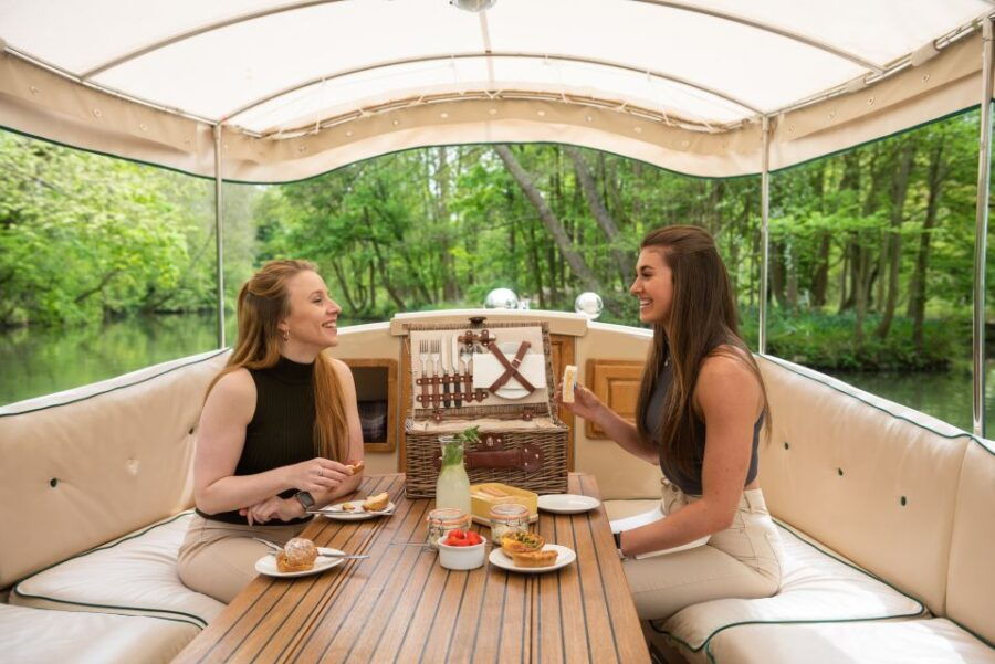 Oxford: Scenic Sightseeing Cruise With Gourmet Picnic - Good To Know